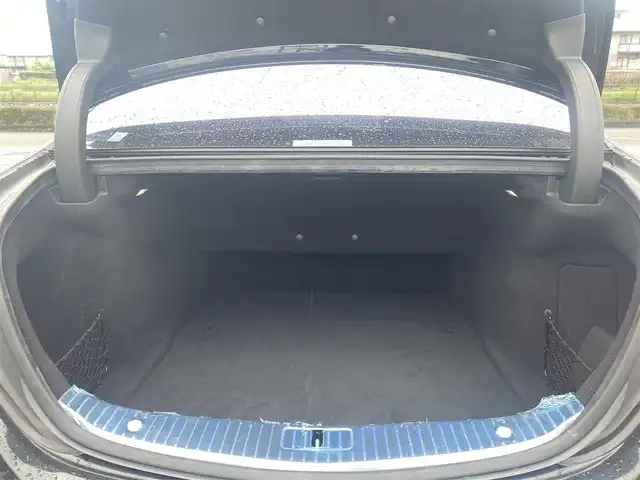 メルセデス・ベンツ Ｓ５５０Ｌ AMGライン 福岡県 2013(平25)年 10.2万km 黒 ・サンルーフ/・アダプティブクルーズコントロール/・純正HDDナビ/USB/Bluetooth/CD/・全方位カメラ/・黒革シート/シートヒーター/・社外ドライブレコーダー/・フルセグ/・ETC/・純正20AW/・プッシュスタート/・パーキングアシスト/・アイドリングストップ/・スマートキー/・パワーシート/・オートライト/・LEDライト/・後席モニター