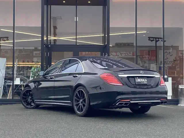 メルセデス・ベンツ Ｓ５５０Ｌ AMGライン 福岡県 2013(平25)年 10.2万km 黒 ・サンルーフ/・アダプティブクルーズコントロール/・純正HDDナビ/USB/Bluetooth/CD/・全方位カメラ/・黒革シート/シートヒーター/・社外ドライブレコーダー/・フルセグ/・ETC/・純正20AW/・プッシュスタート/・パーキングアシスト/・アイドリングストップ/・スマートキー/・パワーシート/・オートライト/・LEDライト/・後席モニター