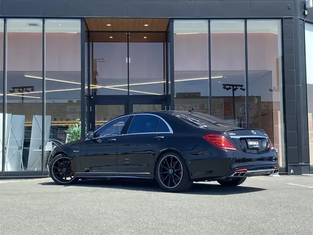 メルセデス・ベンツ Ｓ５５０Ｌ 福岡県 2013(平25)年 10.2万km 黒 ・サンルーフ/・アダプティブクルーズコントロール/・純正HDDナビ/USB/Bluetooth/CD/・全方位カメラ/・黒革シート/シートヒーター/・社外ドライブレコーダー/・フルセグ/・ETC/・純正20AW/・プッシュスタート/・パーキングアシスト/・アイドリングストップ/・スマートキー/・パワーシート/・オートライト/・LEDライト/・後席モニター