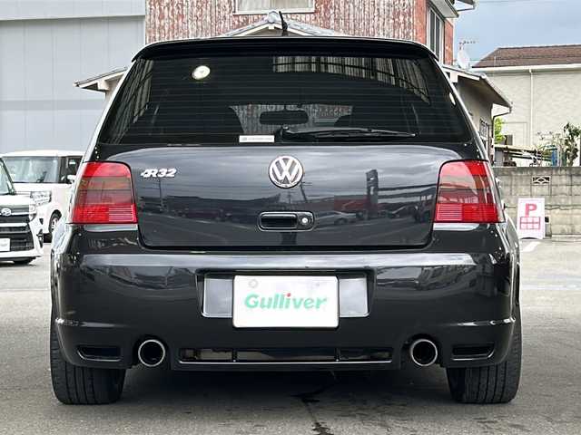 フォルクスワーゲン ゴルフ R32 愛媛県 2003(平15)年 10.6万km 黒 社外CDオーディオ/レザーシート/シートヒーター/ETC/4WD/6MT/リモコンキー/スペアキー/純正AW/純正フロアマット