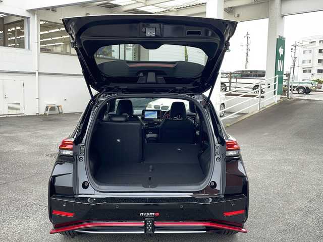 日産 オーラ ニスモ 宮崎県 2024(令6)年 0.6万km スーパーブラック ワンオーナー/登録時走行距離5259km/純正ナビ/（Apple Car Play/Android Auto/Bluetooth/HDMI/フルセグTV）/置くだけ充電/プロパイロット/アラウンドビューモニター/インテリジェントルームミラー/ステアリングヒーター/ビルトインETC/取説、記録簿/スペアキー１本