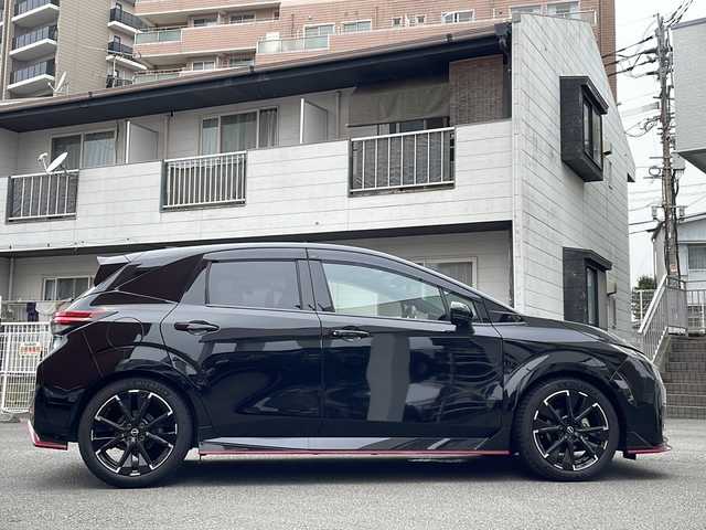 日産 オーラ ニスモ 宮崎県 2024(令6)年 0.6万km スーパーブラック ワンオーナー/登録時走行距離5259km/純正ナビ/（Apple Car Play/Android Auto/Bluetooth/HDMI/フルセグTV）/置くだけ充電/プロパイロット/アラウンドビューモニター/インテリジェントルームミラー/ステアリングヒーター/ビルトインETC/取説、記録簿/スペアキー１本