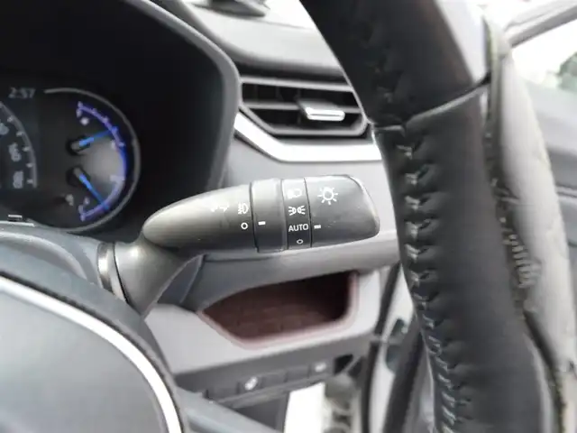 トヨタ ＲＡＶ４ ハイブリットG 栃木県 2020(令2)年 6.9万km ホワイトパールクリスタルシャイン モデリスタエアロ/・フロントスポイラー/・サイドスカート/・リヤスパッツ/モデリスタクールシャインキッド/・フロントグリルガーニッシュ/・ヘッドランプガーニッシュ/・バックドアガーニッシュ/TRD20インチアルミホイール［TRD TF X-Limited］/Toyota Safety Sense/・プリクラッシュセーフティ(歩行者[昼夜]・自転車運転/者[昼]検知機能付衝突回避支援タイプ／ミリ波レーダー＋単眼カメラ方式)/・レーントレーシングアシスト[LTA] /・レーダークルーズコントロール(全車速追従機能付)/・オートマチックハイビーム[AHB] /・ロードサインアシスト[RSA]/先行車発進告知機能[TMN]/インテリジェントクリアランスソナー[パーキングサポートブレーキ(静止物)]/リヤクロストラフィックオートブレーキ [パーキングサポートブレーキ(後方接近車両)]＋ブラインドスポットモニター[BSM]/純正9インチSDナビ［NSZT-Y68T］/・地デジ/・Bluetooth/・DVD/CD/SD/バックカメラ/運転席8ウェイパワーシート/快適温熱シート(運転席・助手席)/合皮シート/ハンズフリーパワーバックドア(挟み込み防止機能・停止位置メモリー機能付)/ETC
