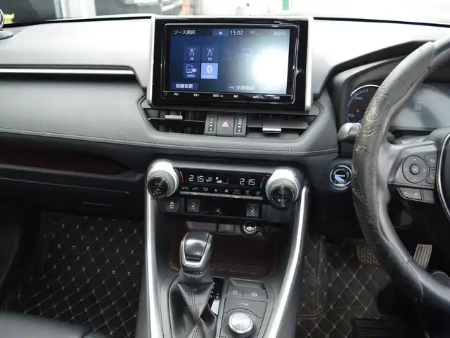 トヨタ ＲＡＶ４ ハイブリットG 栃木県 2020(令2)年 6.9万km ホワイトパールクリスタルシャイン モデリスタエアロ/・フロントスポイラー/・サイドスカート/・リヤスパッツ/モデリスタクールシャインキッド/・フロントグリルガーニッシュ/・ヘッドランプガーニッシュ/・バックドアガーニッシュ/TRD20インチアルミホイール［TRD TF X-Limited］/Toyota Safety Sense/・プリクラッシュセーフティ(歩行者[昼夜]・自転車運転/者[昼]検知機能付衝突回避支援タイプ／ミリ波レーダー＋単眼カメラ方式)/・レーントレーシングアシスト[LTA] /・レーダークルーズコントロール(全車速追従機能付)/・オートマチックハイビーム[AHB] /・ロードサインアシスト[RSA]/先行車発進告知機能[TMN]/インテリジェントクリアランスソナー[パーキングサポートブレーキ(静止物)]/リヤクロストラフィックオートブレーキ [パーキングサポートブレーキ(後方接近車両)]＋ブラインドスポットモニター[BSM]/純正9インチSDナビ［NSZT-Y68T］/・地デジ/・Bluetooth/・DVD/CD/SD/バックカメラ/運転席8ウェイパワーシート/快適温熱シート(運転席・助手席)/合皮シート/ハンズフリーパワーバックドア(挟み込み防止機能・停止位置メモリー機能付)/ETC