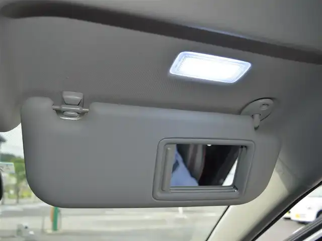 トヨタ ＲＡＶ４ ハイブリットG 栃木県 2020(令2)年 6.9万km ホワイトパールクリスタルシャイン モデリスタエアロ/・フロントスポイラー/・サイドスカート/・リヤスパッツ/モデリスタクールシャインキッド/・フロントグリルガーニッシュ/・ヘッドランプガーニッシュ/・バックドアガーニッシュ/TRD20インチアルミホイール［TRD TF X-Limited］/Toyota Safety Sense/・プリクラッシュセーフティ(歩行者[昼夜]・自転車運転/者[昼]検知機能付衝突回避支援タイプ／ミリ波レーダー＋単眼カメラ方式)/・レーントレーシングアシスト[LTA] /・レーダークルーズコントロール(全車速追従機能付)/・オートマチックハイビーム[AHB] /・ロードサインアシスト[RSA]/先行車発進告知機能[TMN]/インテリジェントクリアランスソナー[パーキングサポートブレーキ(静止物)]/リヤクロストラフィックオートブレーキ [パーキングサポートブレーキ(後方接近車両)]＋ブラインドスポットモニター[BSM]/純正9インチSDナビ［NSZT-Y68T］/・地デジ/・Bluetooth/・DVD/CD/SD/バックカメラ/運転席8ウェイパワーシート/快適温熱シート(運転席・助手席)/合皮シート/ハンズフリーパワーバックドア(挟み込み防止機能・停止位置メモリー機能付)/ETC