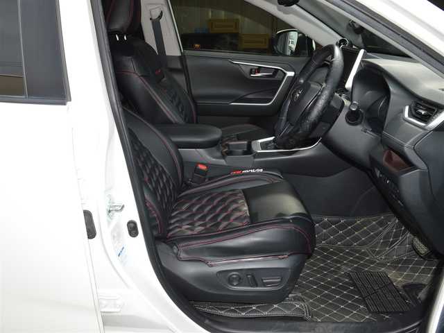 トヨタ ＲＡＶ４ ハイブリットG 栃木県 2020(令2)年 6.9万km ホワイトパールクリスタルシャイン モデリスタエアロ/・フロントスポイラー/・サイドスカート/・リヤスパッツ/モデリスタクールシャインキッド/・フロントグリルガーニッシュ/・ヘッドランプガーニッシュ/・バックドアガーニッシュ/TRD20インチアルミホイール［TRD TF X-Limited］/Toyota Safety Sense/・プリクラッシュセーフティ(歩行者[昼夜]・自転車運転/者[昼]検知機能付衝突回避支援タイプ／ミリ波レーダー＋単眼カメラ方式)/・レーントレーシングアシスト[LTA] /・レーダークルーズコントロール(全車速追従機能付)/・オートマチックハイビーム[AHB] /・ロードサインアシスト[RSA]/先行車発進告知機能[TMN]/インテリジェントクリアランスソナー[パーキングサポートブレーキ(静止物)]/リヤクロストラフィックオートブレーキ [パーキングサポートブレーキ(後方接近車両)]＋ブラインドスポットモニター[BSM]/純正9インチSDナビ［NSZT-Y68T］/・地デジ/・Bluetooth/・DVD/CD/SD/バックカメラ/運転席8ウェイパワーシート/快適温熱シート(運転席・助手席)/合皮シート/ハンズフリーパワーバックドア(挟み込み防止機能・停止位置メモリー機能付)/ETC