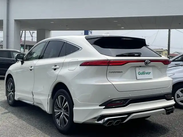 トヨタ ハリアー S 熊本県 2021(令3)年 2.8万km ホワイトパールクリスタルシャイン モデリスタエアロ/ナビ機能付きディスプレイオーディオ/【フルセグTV/BT/AM/FM/USB/AUX】/バックカメラ/トヨタセーフティセンス/・プリクラッシュセーフティ/・レーントレーシングアシスト/・クリアランスソナー/・パーキングサポートブレーキ/・ロードサインアシスト/・オートマチックハイビーム/レーダークルーズコントロール/純正18インチAW/革調シートカバー/オートホールド/前後ドライブレコーダー/ＬＥＤヘッドライト/オートライト/ヘッドライトレベライザー/ビルトインＥＴＣ/革巻きステアリング/ステアリングリモコン/社外フロアマット/取扱説明書/保証書