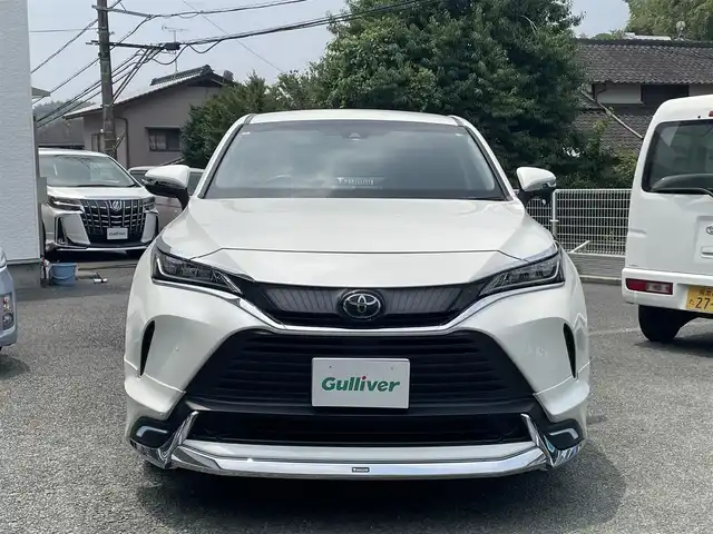 トヨタ ハリアー S 熊本県 2021(令3)年 2.8万km ホワイトパールクリスタルシャイン モデリスタエアロ/ナビ機能付きディスプレイオーディオ/【フルセグTV/BT/AM/FM/USB/AUX】/バックカメラ/トヨタセーフティセンス/・プリクラッシュセーフティ/・レーントレーシングアシスト/・クリアランスソナー/・パーキングサポートブレーキ/・ロードサインアシスト/・オートマチックハイビーム/レーダークルーズコントロール/純正18インチAW/革調シートカバー/オートホールド/前後ドライブレコーダー/ＬＥＤヘッドライト/オートライト/ヘッドライトレベライザー/ビルトインＥＴＣ/革巻きステアリング/ステアリングリモコン/社外フロアマット/取扱説明書/保証書