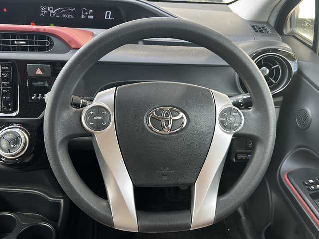 トヨタ アクア S 静岡県 2015(平27)年 8.9万km ディープアメジストマイカメタリック 純正ナビ/・AM/・FM/・CD/・ワンセグTV/・Bluetooth/・AUX/主要装備/・ＥＴＣ/・前後ドライブレコーダー/・バックカメラ/・ステアリングスイッチ/・純正フロアマット/・純正ホイールキャップ/・内装色ブリリアントレッド/・ファブリックシート表皮/・オートエアコン/・横滑り防止装置/・スマートキー/・プッシュスタート/・ＥＶモード/・車両接近警報装置