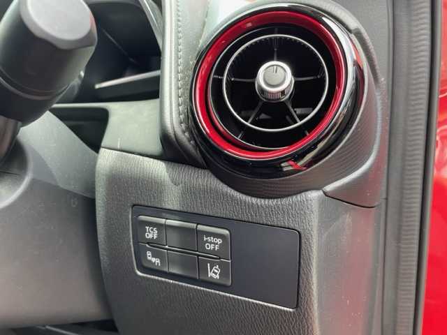 マツダ ＣＸ－３ XD ツーリング 神奈川県 2016(平28)年 2.3万km ソウルレッドプレミアムメタリック ワンオーナー/純正SDナビ/・DTV/CD/DVD/ラジオ/BT/バックカメラ/レザーシート/セーフティクルーズパッケージ/・車線逸脱警報システム/・レーダークルーズコントロール/・スマートブレーキサポート/・ハイビームコントロールシステム/ブラインドスポットモニタリング/ヘッドアップディスプレイ/パドルシフト付ステアリング/アイドリングストップ/純正18インチAW/ドライブレコーダー/ETC/プッシュEgスタート/ストップ/スマートキー×2/純正LEDヘッドライト/ターンランプ付電動格納ドアミラー/ドアバイザー/純正フロアマット/取扱説明書/ナビ取扱説明書/新車時保証書