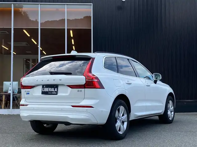 ボルボ ボルボ ＸＣ６０ プラス B5 福岡県 2022(令4)年 4.5万km クリスタルホワイトP ワンオーナー/白革シート/記録簿/スペアキー/禁煙車/前後ドラレコ/Ｇｏｏｇｌｅ/前後シートヒーター/ワイヤレススマホチャージ/メタルメッシュアルミニウムパネル/３６０°カメラ/パワーテールゲート/純正１８インチＡＷ