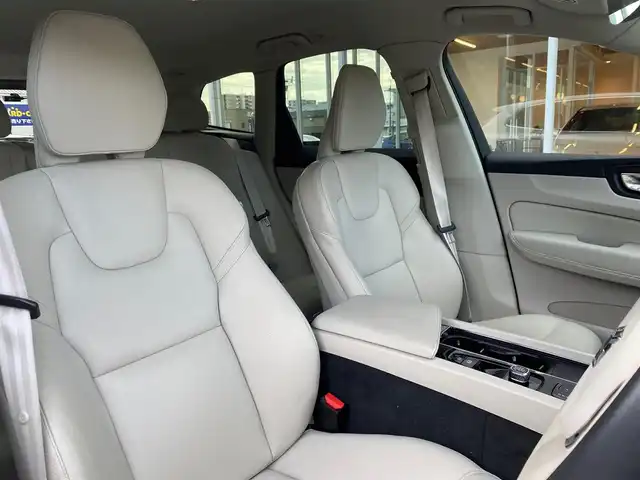 ボルボ ボルボ ＸＣ６０ プラス B5 福岡県 2022(令4)年 4.5万km クリスタルホワイトP ワンオーナー/白革シート/記録簿/スペアキー/禁煙車/前後ドラレコ/Ｇｏｏｇｌｅ/前後シートヒーター/ワイヤレススマホチャージ/メタルメッシュアルミニウムパネル/３６０°カメラ/パワーテールゲート/純正１８インチＡＷ