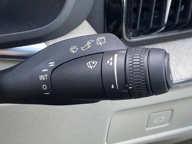 ボルボ ボルボ ＸＣ６０ プラス B5 福岡県 2022(令4)年 4.5万km クリスタルホワイトP ワンオーナー/白革シート/記録簿/スペアキー/禁煙車/前後ドラレコ/Ｇｏｏｇｌｅ/前後シートヒーター/ワイヤレススマホチャージ/メタルメッシュアルミニウムパネル/３６０°カメラ/パワーテールゲート/純正１８インチＡＷ