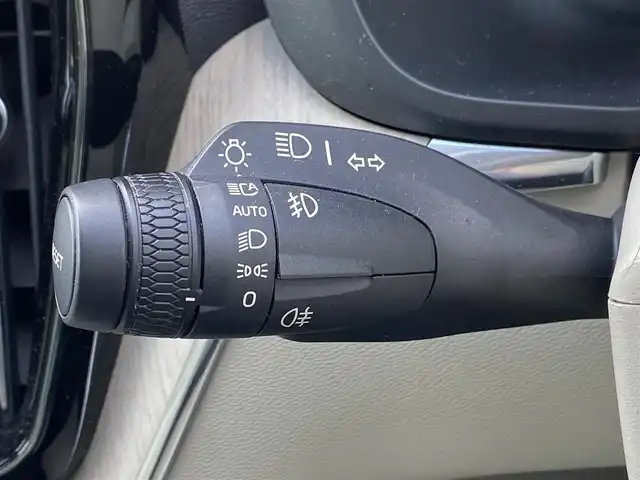 ボルボ ボルボ ＸＣ６０ プラス B5 福岡県 2022(令4)年 4.5万km クリスタルホワイトP ワンオーナー/白革シート/記録簿/スペアキー/禁煙車/前後ドラレコ/Ｇｏｏｇｌｅ/前後シートヒーター/ワイヤレススマホチャージ/メタルメッシュアルミニウムパネル/３６０°カメラ/パワーテールゲート/純正１８インチＡＷ