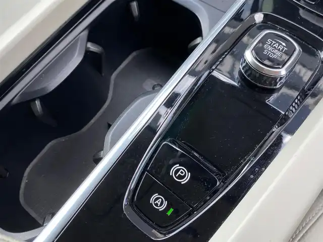 ボルボ ボルボ ＸＣ６０ プラス B5 福岡県 2022(令4)年 4.5万km クリスタルホワイトP ワンオーナー/白革シート/記録簿/スペアキー/禁煙車/前後ドラレコ/Ｇｏｏｇｌｅ/前後シートヒーター/ワイヤレススマホチャージ/メタルメッシュアルミニウムパネル/３６０°カメラ/パワーテールゲート/純正１８インチＡＷ