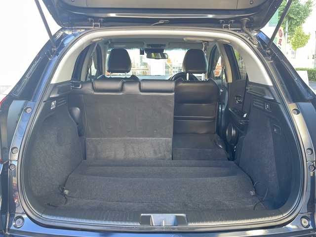 ホンダ ヴェゼル ハイブリッド Z ホンダセンシング 愛知県 2019(令1)年 16.6万km ミッドナイトブルービームM /ワンオーナー//禁煙車//純正ナビ・フルセグTV//Bluetooth・CD・DVD・AM・FM//スマートキー×２//保証書・取説//LEDフォグライト//カラードボディーロアーガーニッシュ//全ドアワンタッチ式パワーウインドウ//コンビシート＆専用インテリア//ラゲッジルームハードボード//運転席＆助手席シートヒーター//ルーフレール（FF）//パフォーマンスダンパー(R)//リバース連動ドアミラー（助手席側）//本革巻ステアリングホイール（スムースレザー）//雨滴検知式フロントワイパー//プラチナクロームメッキ加飾//17インチアルミホイール（スポーツタイプ）//エキパイフィニッシャー//自動防眩ルームミラー//前席用i-サイドエアバッグシステム＋サイドカーテンエアバッグシステム〈前席/後席対応〉//Honda SENSING//LEDヘッドライト〈インラインタイプ〉//左右独立温度コントロール式フルオート//エアコンディショナー//リアクティブフォースペダル//ハイブリッド専用デザインメーター//ナビ装着用スペシャルパッケージ＋ETC車載器//電子制御パーキングブレーキ//オートブレーキホールド機能