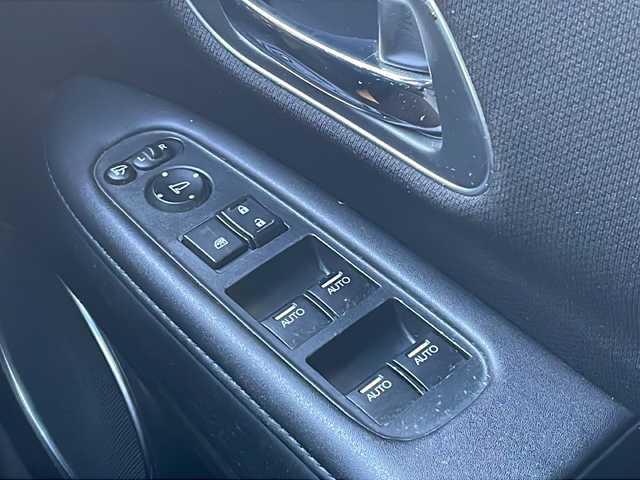 ホンダ ヴェゼル ハイブリッド Z ホンダセンシング 愛知県 2019(令1)年 16.6万km ミッドナイトブルービームM /ワンオーナー//禁煙車//純正ナビ・フルセグTV//Bluetooth・CD・DVD・AM・FM//スマートキー×２//保証書・取説//LEDフォグライト//カラードボディーロアーガーニッシュ//全ドアワンタッチ式パワーウインドウ//コンビシート＆専用インテリア//ラゲッジルームハードボード//運転席＆助手席シートヒーター//ルーフレール（FF）//パフォーマンスダンパー(R)//リバース連動ドアミラー（助手席側）//本革巻ステアリングホイール（スムースレザー）//雨滴検知式フロントワイパー//プラチナクロームメッキ加飾//17インチアルミホイール（スポーツタイプ）//エキパイフィニッシャー//自動防眩ルームミラー//前席用i-サイドエアバッグシステム＋サイドカーテンエアバッグシステム〈前席/後席対応〉//Honda SENSING//LEDヘッドライト〈インラインタイプ〉//左右独立温度コントロール式フルオート//エアコンディショナー//リアクティブフォースペダル//ハイブリッド専用デザインメーター//ナビ装着用スペシャルパッケージ＋ETC車載器//電子制御パーキングブレーキ//オートブレーキホールド機能