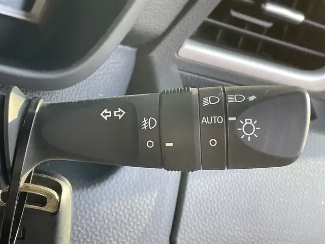 トヨタ ルーミー カスタムG 道央・札幌 2022(令4)年 0.7万km ブラックマイカメタリック ・４WD/・ワンオーナー/・寒冷地仕様/・衝突被害軽減システム/・社外メモリナビ/BＴ・ＵＳＢ・ＤＶＤ・ＣＤ・ＳＤ・ラジオ・ＨＤＭＩ/・両側パワースライドドア/・バックカメラ/・社外フリップダウンモニター/・積込み夏タイヤ/・レーダークルーズ/・コーナーセンサー/・純正エンジンスターター/・ビルトインETC/・前後ドライブレコーダー/・置くだけ充電/・シートヒーター/・フォグランプ/・保障書/・取扱説明書