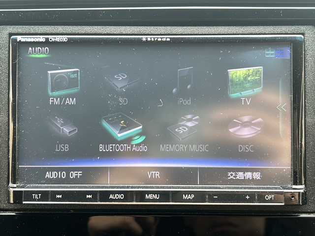 ホンダ フィット 13G F 高知県 2017(平29)年 3.7万km プレミアムホワイトパールⅡ 社外７インチナビ/（フルセグＴＶ／Ｂｌｕｅｔｏｏｔｈオーディオ／ＣＤ・ＤＶＤ）/ＥＴＣ/ＬＥＤヘッドライト/オートライト/純正フロアマット/社外アルミホイール/スマートキー/スペアキー