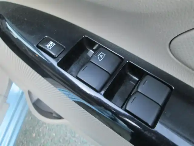 三菱 ｅＫワゴン M e－アシスト 千葉県 2017(平29)年 2.2万km ウィーターブルーM ワンオーナー/純正SDナビ、フルセグTV/オーディオ【CD/BT/SD/AUX】/衝突被害軽減ブレーキ/前方ドライブレコーダー/運転席シートヒーター/アイドリングストップ/横滑り防止装置/電動格納ミラー/レベライザー/キーレスエントリー/新車整備手帳/取扱説明書/スペアキー