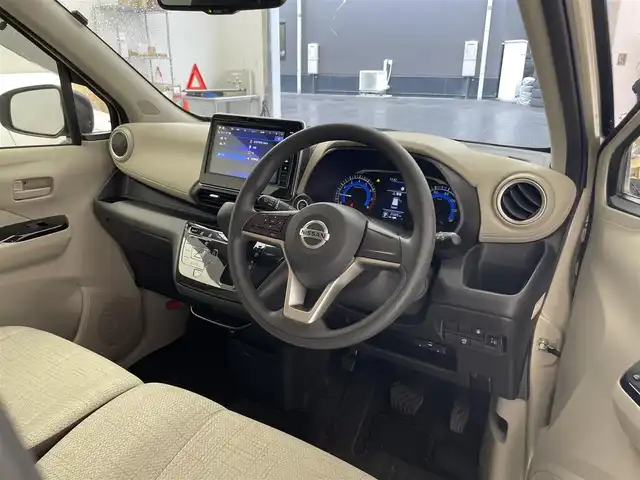 日産 デイズ X 滋賀県 2023(令5)年 2.2万km フローズンバニラパール/アッシュブラウン 純正9インチナビ/【Bluetooth/フルセグTV】/アラウンドビューモニター/オートマチックハイビーム/エマージェンシーブレーキ/車線逸脱警報/車線逸脱防止支援/先行車発進お知らせ/クリアランスソナー/ETC/標識表示機能/純正フロアマット/ドアバイザー/プッシュスタート/スマートキー/ステアリングスイッチ