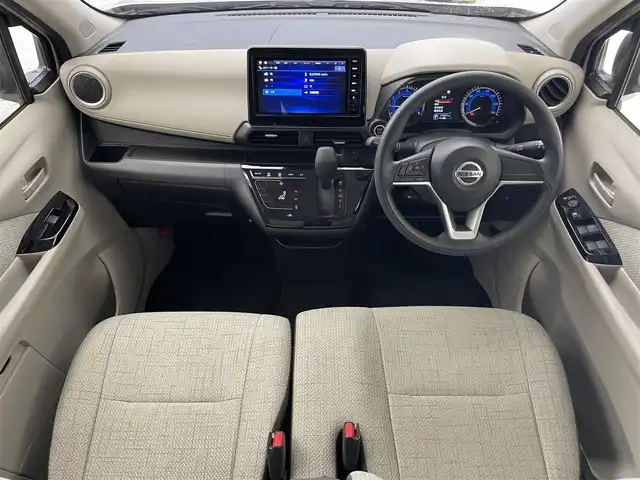 日産 デイズ X 滋賀県 2023(令5)年 2.2万km フローズンバニラパール/アッシュブラウン 純正9インチナビ/【Bluetooth/フルセグTV】/アラウンドビューモニター/オートマチックハイビーム/エマージェンシーブレーキ/車線逸脱警報/車線逸脱防止支援/先行車発進お知らせ/クリアランスソナー/ETC/標識表示機能/純正フロアマット/ドアバイザー/プッシュスタート/スマートキー/ステアリングスイッチ