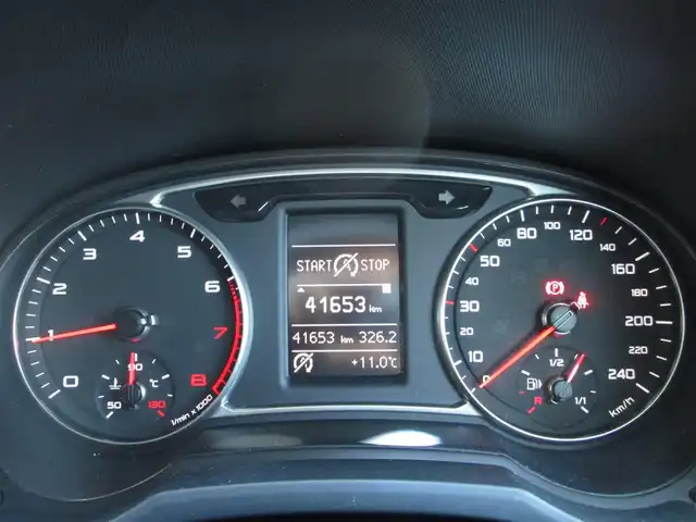 アウディ Ａ１ SB 1．0TFSI 千葉県 2016(平28)年 4.2万km 白 純正HDDナビ、ワンセグTV/純正オーディオ【DVD/CD/BT/SD】/HIDヘッドライト/アイドリングストップ/横滑り防止装置/ナビ連動ステアリングスイッチ/前後コーナーセンサー/前後ドライブレコーダー/ETC/スペアキー/取扱説明書/整備記録簿(H29/30/31/R2/3/4/5/7)