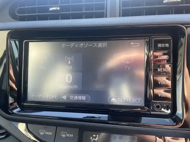 トヨタ アクア S スタイルブラック 滋賀県 2017(平29)年 1.3万km シルバーマイカM ディーラーOPナビ/CD/TV/Bluetooth/AUX/ステアリングリモコン/バックカメラ/衝突被害軽減システム/レーンキープアシスト/横滑り防止装置/ETC/電格ミラー/純正フロアマット/オートライト/オートハイビーム