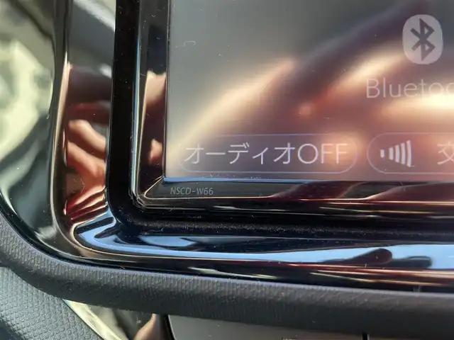 トヨタ アクア S スタイルブラック 滋賀県 2017(平29)年 1.3万km シルバーマイカM ディーラーOPナビ/CD/TV/Bluetooth/AUX/ステアリングリモコン/バックカメラ/衝突被害軽減システム/レーンキープアシスト/横滑り防止装置/ETC/電格ミラー/純正フロアマット/オートライト/オートハイビーム