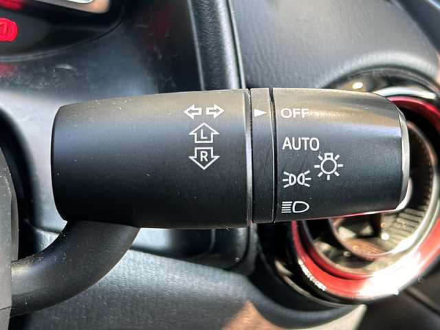 マツダ ＣＸ－３ XD ツーリング 静岡県 2015(平27)年 5.3万km セラミックM 純正ナビ/・FM/AM/・aha/・Stitcher/・Bluetooth/・USB/・CD/・DVD/・AUX/・TV/主要装備/・バックカメラ/・レーダークルコン/・ＭＴモード付ＡＴ/・アイドリングストップ/・ブラインドスポットモニター/・車線逸脱警報/・ヘッドアップディスプレイ/・ＥＴＣ/・サイドカーテンエアバッグ/・ＬＥＤヘッドライト
