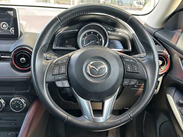 マツダ ＣＸ－３ XD ツーリング 静岡県 2015(平27)年 5.3万km セラミックM 純正ナビ/・FM/AM/・aha/・Stitcher/・Bluetooth/・USB/・CD/・DVD/・AUX/・TV/主要装備/・バックカメラ/・レーダークルコン/・ＭＴモード付ＡＴ/・アイドリングストップ/・ブラインドスポットモニター/・車線逸脱警報/・ヘッドアップディスプレイ/・ＥＴＣ/・サイドカーテンエアバッグ/・ＬＥＤヘッドライト