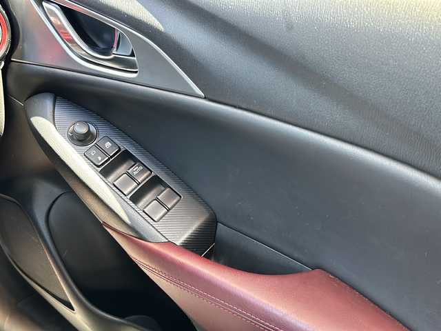 マツダ ＣＸ－３ XD ツーリング 静岡県 2015(平27)年 5.3万km セラミックM 純正ナビ/・FM/AM/・aha/・Stitcher/・Bluetooth/・USB/・CD/・DVD/・AUX/・TV/主要装備/・バックカメラ/・レーダークルコン/・ＭＴモード付ＡＴ/・アイドリングストップ/・ブラインドスポットモニター/・車線逸脱警報/・ヘッドアップディスプレイ/・ＥＴＣ/・サイドカーテンエアバッグ/・ＬＥＤヘッドライト