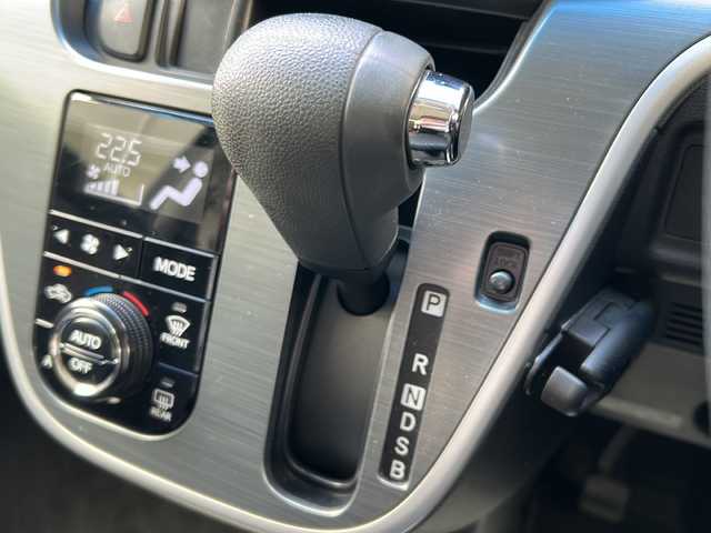 ダイハツ ムーヴ カスタム X 兵庫県 2015(平27)年 6.1万km ブラックマイカメタリック 純正ディーラーSDナビ/　Bluetooth/UB/CD/AM/FM/IPod/フルセグTV（走行中視聴可）/ETC/ベンチシート/アンチロック・ブレーキ・システム/横滑り防止装置/盗難防止装置/アイドリングストップ/パワーステアリング/パワーウィンドウ/LEDヘッドライト/オートライト/プッシュスタート/エアバッグ（W）/スペアキー（１本）/保証書/取扱説明書