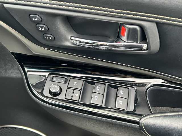 トヨタ ハリアー ハイブリッド プログレス メタル&レザーP 道北・旭川 2020(令2)年 3.4万km ホワイトパールクリスタルシャイン JBLプレミアムサウンド/黒革シート/パノラミックビューカメラ/純正ナビ/・CD/DVD/MSV/Blu-ray/Bluetooth/フルセグ/トヨタセーフティーセンス/・プリクラッシュセーフティー/・レーンディパーチャーアラート/・インテリジェントクリアランスソナー/・オートマチックハイビーム/・アダプティブクルーズコントロール/前席パワーシート/前席シートヒーター/前席シートベンチレーション/パワーバックドア/スマートキー/前後コーナーセンサー/ウッドコンビステアリング/純正LEDヘッドライト/フォグランプ/純正18インチアルミホイール/純正前後ドライブレコーダー【TZ-D205W】/ビルトインETC2.0/ドアバイザー/サイド＆カーテンエアバッグ