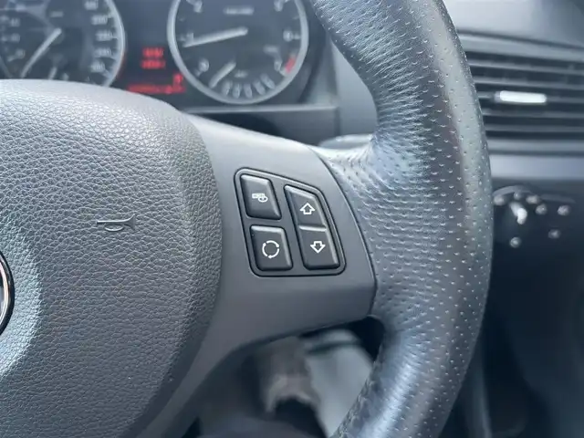 ＢＭＷ Ｘ１ 香川県 2011(平23)年 6.7万km ミネラルホワイト 社外SDナビ/フルセグ/CD/DVD/Bluetooth/ミラー型GPSレーダー探知機/バックカメラ/ドライブレコーダー/純正18インチアルミ/ミラー型ETC/スマートキー