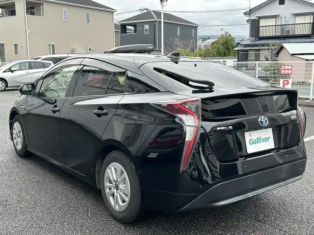 トヨタ プリウス Sセーフティプラス 静岡県 2017(平29)年 8.7万km アティチュードブラックマイカ ユーザー買取車両/純正SDナビ（DSZT-YC4T）/[FM/AM/BT/CD/地デジTV]/純正LEDライト/純正15インチAW/クルーズコントロール/エンジンスタートボタン/ETC/バックカメラ/純正フロアマット/横滑り防止装置/レーンアシスト/コーナーセンサー/ドライブレコーダー（KP201930）/衝撃被害軽減システム/スマートキー