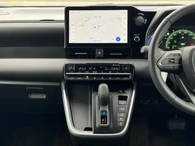 トヨタ ノア ハイブリッド S－Z 滋賀県 2025(令7)年 0.8万km ホワイトパールクリスタルシャイン ワンオーナー/純正10.5インチディスプレイオーディオPLUS/　コネクティッドナビ対応/　フルセグ Bluetooth CD DVD AM FM/CD・DVDデッキ/パノラミックビューモニター（シースルービュー）/トヨタチームメイト/プロジェクター式LEDヘッドランプ/快適利便パッケージHI/ハンズフリーデュアルパワースライドドア/パワーバックドア/ナノイーX/ステアリンヒーター/キャプテンシート/Toyota Safety Sense /プリクラッシュセーフティー/レーントレーシングアシスト/レーンディパーチャーアラート/レーダークルーズコントロール/ロードサインアシスト/オートマチックハイビーム/ドライバー異常時対応システム/プロアクティブドライビングアシスト/発進遅れ告知機能/パーキングブレーキサポート/クリアランスソナー /AC100V/TZドライブレコーダー前後/ETC2.0/純正17インチアルミ/純正ドアバイザー/スマートキー×2/プッシュスタート/