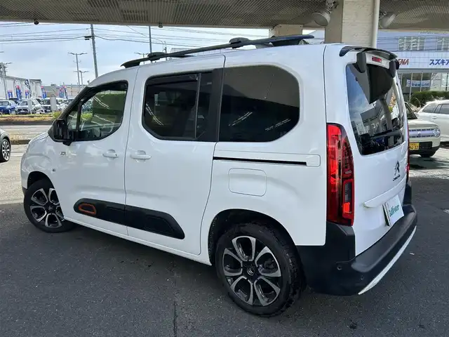 シトロエン ベルランゴ シャイン 宮城県 2021(令3)年 5.2万km ブランバンキーズ ・純正オーディオ/（iPod/USB)/・ガラスルーフ/・革ステアリング/・ステアリングスイッチ/・パドルシフト/・両側スライドドア/・レーンキープアシスト/・後方警戒システム/・前後コーナーセンサー/・電動パーキングブレーキ/・電動格納ミラー/・フロントフォグランプ/・リアフォグランプ/・フロアマット/・ETC/・ISOFIX/・リアプライバシーガラス/・バイザー/・トノカバー/・アッパーフック/・ルーフレール/・純正17インチアルミホイール/・冬タイヤあり/・W＋サイドエアバッグ/ABS/・スマートキー/・スペアキー×1/・プッシュスタート/・取扱説明書