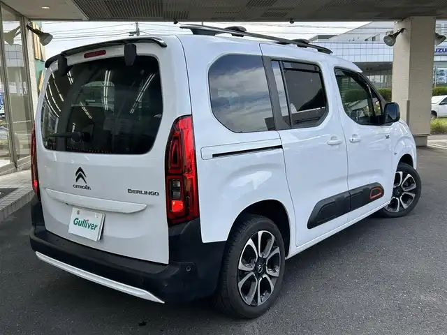 シトロエン ベルランゴ シャイン 宮城県 2021(令3)年 5.2万km ブランバンキーズ ・純正オーディオ/（iPod/USB)/・ガラスルーフ/・革ステアリング/・ステアリングスイッチ/・パドルシフト/・両側スライドドア/・レーンキープアシスト/・後方警戒システム/・前後コーナーセンサー/・電動パーキングブレーキ/・電動格納ミラー/・フロントフォグランプ/・リアフォグランプ/・フロアマット/・ETC/・ISOFIX/・リアプライバシーガラス/・バイザー/・トノカバー/・アッパーフック/・ルーフレール/・純正17インチアルミホイール/・冬タイヤあり/・W＋サイドエアバッグ/ABS/・スマートキー/・スペアキー×1/・プッシュスタート/・取扱説明書