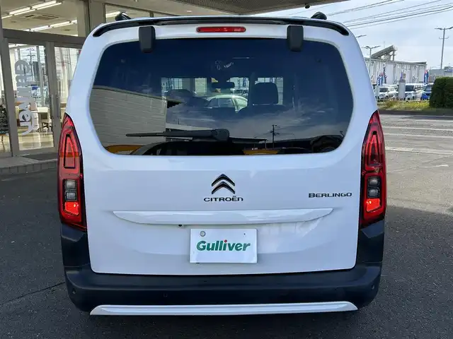 シトロエン ベルランゴ シャイン 宮城県 2021(令3)年 5.2万km ブランバンキーズ ・純正オーディオ/（iPod/USB)/・ガラスルーフ/・革ステアリング/・ステアリングスイッチ/・パドルシフト/・両側スライドドア/・レーンキープアシスト/・後方警戒システム/・前後コーナーセンサー/・電動パーキングブレーキ/・電動格納ミラー/・フロントフォグランプ/・リアフォグランプ/・フロアマット/・ETC/・ISOFIX/・リアプライバシーガラス/・バイザー/・トノカバー/・アッパーフック/・ルーフレール/・純正17インチアルミホイール/・冬タイヤあり/・W＋サイドエアバッグ/ABS/・スマートキー/・スペアキー×1/・プッシュスタート/・取扱説明書