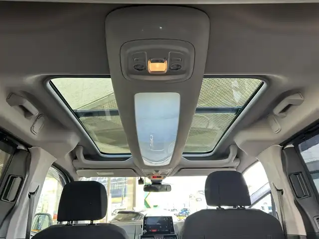 シトロエン ベルランゴ シャイン 宮城県 2021(令3)年 5.2万km ブランバンキーズ ・純正オーディオ/（iPod/USB)/・ガラスルーフ/・革ステアリング/・ステアリングスイッチ/・パドルシフト/・両側スライドドア/・レーンキープアシスト/・後方警戒システム/・前後コーナーセンサー/・電動パーキングブレーキ/・電動格納ミラー/・フロントフォグランプ/・リアフォグランプ/・フロアマット/・ETC/・ISOFIX/・リアプライバシーガラス/・バイザー/・トノカバー/・アッパーフック/・ルーフレール/・純正17インチアルミホイール/・冬タイヤあり/・W＋サイドエアバッグ/ABS/・スマートキー/・スペアキー×1/・プッシュスタート/・取扱説明書