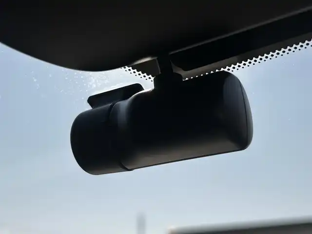 日産 ノート X 福島県 2024(令6)年 0.7万km スーパーブラック 純正ディスプレイオーディオ/（ＢＴ／ＡｐｐｌｅｃａｒＰｌａｙ／ＡｎｄｒｏｉｄＡｕｔｏ／ｉＰｏｄ）/全方位カメラ　/標識認識機能　/横滑り防止装置　/衝突被害軽減システム　/コーナーセンサー前後　/純正フロアマット/オートライト/オートハイビーム/ドライブレコーダー/ブラインドスポットモニター/LEDヘッドライト