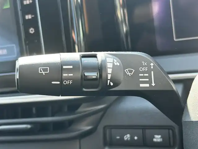 日産 ノート X 福島県 2024(令6)年 0.7万km スーパーブラック 純正ディスプレイオーディオ/（ＢＴ／ＡｐｐｌｅｃａｒＰｌａｙ／ＡｎｄｒｏｉｄＡｕｔｏ／ｉＰｏｄ）/全方位カメラ　/標識認識機能　/横滑り防止装置　/衝突被害軽減システム　/コーナーセンサー前後　/純正フロアマット/オートライト/オートハイビーム/ドライブレコーダー/ブラインドスポットモニター/LEDヘッドライト