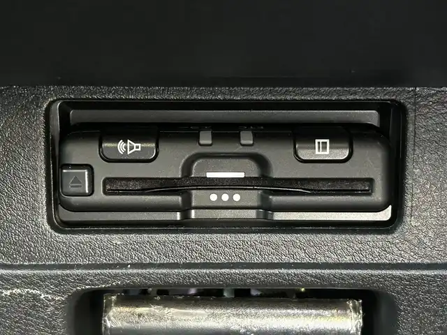 日産 ノート X 福島県 2024(令6)年 0.7万km スーパーブラック 純正ディスプレイオーディオ/（ＢＴ／ＡｐｐｌｅｃａｒＰｌａｙ／ＡｎｄｒｏｉｄＡｕｔｏ／ｉＰｏｄ）/全方位カメラ　/標識認識機能　/横滑り防止装置　/衝突被害軽減システム　/コーナーセンサー前後　/純正フロアマット/オートライト/オートハイビーム/ドライブレコーダー/ブラインドスポットモニター/LEDヘッドライト