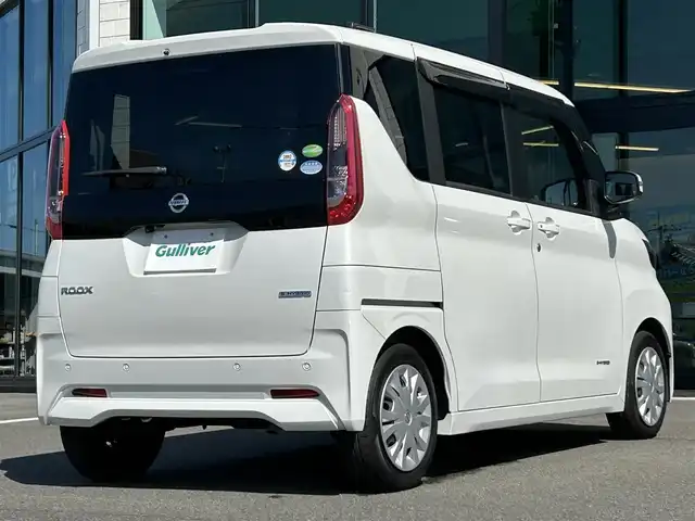 日産 ルークス X 愛媛県 2020(令2)年 5.5万km ホワイトパール 純正9型ナビ/全周囲カメラ/左側電動スライドドア/ハンズフリースライド/ドライブレコーダー/クリアランスソナー/後席サーキュレーター/アイドリングストップ/電格ミラー/純正ドアバイザー/後席サンシェイド/現状サマー(鉄)(155/65/R14)/BRIDGESTONE NEWNO/禁煙車