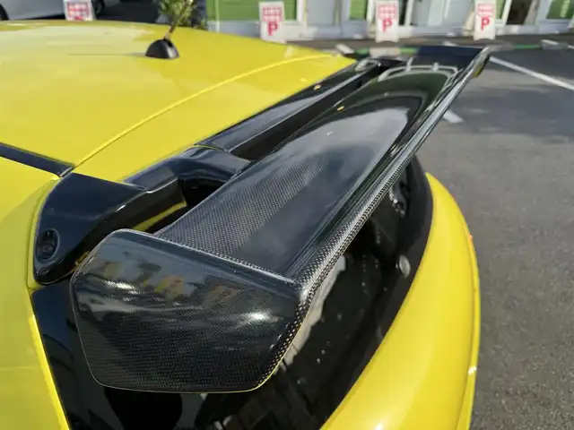 スズキ スイフト スポーツ 千葉県 2014(平26)年 3.1万km チャンピオンイエロー 6速MT/社外シフトノブ/モンスタースポーツ製カーボンボンネット/モンスタースポーツ製カーボングリル/モンスタースポーツ製フロントハーフカーボンエアロ/モンスタースポーツ製サスペンション/モンスタースポーツ製リアカーボンスポイラー/HKS製マフラー(車検対応)/リアフォグランプ/G-SPEED17インチAW/社外ナビ/バックカメラ/AM/FM/CD/DVD/BT/フルセグTV/ビルトインETC/前方ドラレコ/カロッツェリア音響(ツイーター・サブウーハー)搭載/HIDヘッドライト/スマートキー/プッシュスタート/社外フロアマット