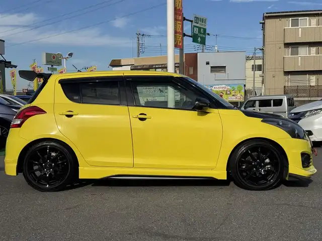 スズキ スイフト スポーツ 千葉県 2014(平26)年 3.1万km チャンピオンイエロー 6速MT/社外シフトノブ/モンスタースポーツ製カーボンボンネット/モンスタースポーツ製カーボングリル/モンスタースポーツ製フロントハーフカーボンエアロ/モンスタースポーツ製サスペンション/モンスタースポーツ製リアカーボンスポイラー/HKS製マフラー(車検対応)/リアフォグランプ/G-SPEED17インチAW/社外ナビ/バックカメラ/AM/FM/CD/DVD/BT/フルセグTV/ビルトインETC/前方ドラレコ/カロッツェリア音響(ツイーター・サブウーハー)搭載/HIDヘッドライト/スマートキー/プッシュスタート/社外フロアマット