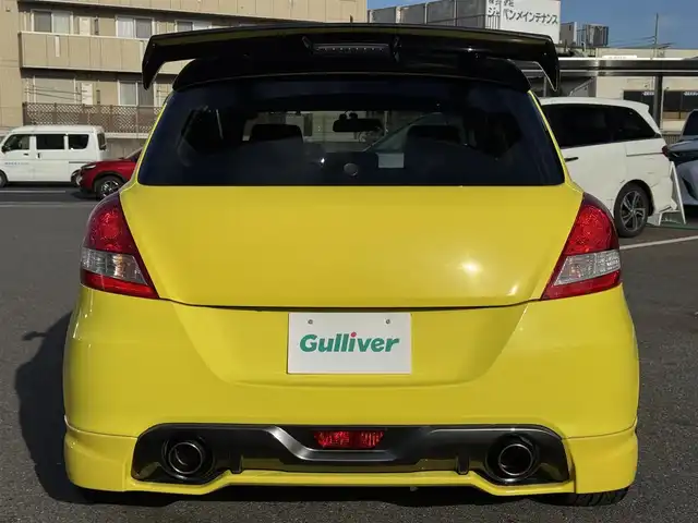 スズキ スイフト スポーツ 千葉県 2014(平26)年 3.1万km チャンピオンイエロー 6速MT/社外シフトノブ/モンスタースポーツ製カーボンボンネット/モンスタースポーツ製カーボングリル/モンスタースポーツ製フロントハーフカーボンエアロ/モンスタースポーツ製サスペンション/モンスタースポーツ製リアカーボンスポイラー/HKS製マフラー(車検対応)/リアフォグランプ/G-SPEED17インチAW/社外ナビ/バックカメラ/AM/FM/CD/DVD/BT/フルセグTV/ビルトインETC/前方ドラレコ/カロッツェリア音響(ツイーター・サブウーハー)搭載/HIDヘッドライト/スマートキー/プッシュスタート/社外フロアマット