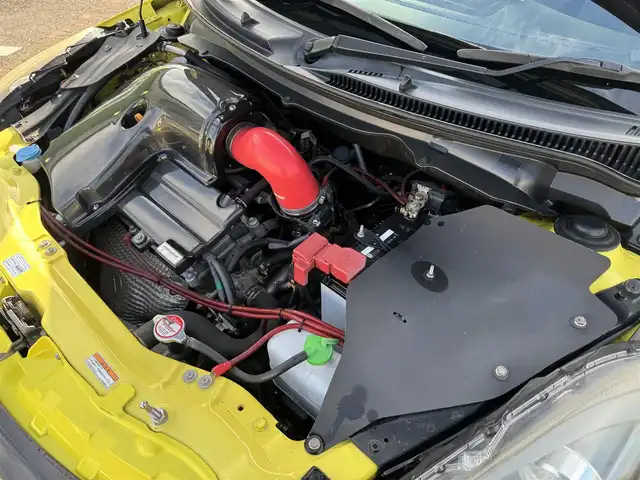 スズキ スイフト スポーツ 千葉県 2014(平26)年 3.1万km チャンピオンイエロー 6速MT/社外シフトノブ/モンスタースポーツ製カーボンボンネット/モンスタースポーツ製カーボングリル/モンスタースポーツ製フロントハーフカーボンエアロ/モンスタースポーツ製サスペンション/モンスタースポーツ製リアカーボンスポイラー/HKS製マフラー(車検対応)/リアフォグランプ/G-SPEED17インチAW/社外ナビ/バックカメラ/AM/FM/CD/DVD/BT/フルセグTV/ビルトインETC/前方ドラレコ/カロッツェリア音響(ツイーター・サブウーハー)搭載/HIDヘッドライト/スマートキー/プッシュスタート/社外フロアマット