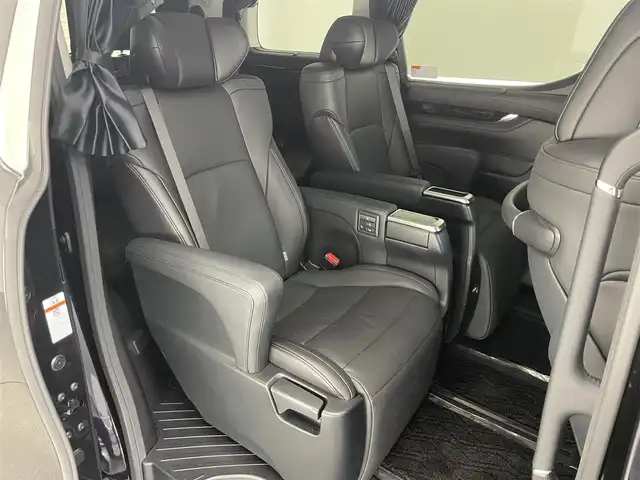 トヨタ アルファードハイブリット SR Cパッケージ 愛知県 2018(平30)年 4万km スパークリングブラックパールクリスタルシャイン 純正１０型ナビ　ムーンルーフ　デジイン　禁煙　ＨＤＭＩ　電動リヤゲート　バックカメラ　セーフティセンス　衝突軽減　追従クルコン　ｎａｎｏｅ　ベンチレーション　ＢＳＭ　シートヒーター　ＡＣ１００Ｖ電源 ステアリングヒーター　両側パワスラ　オットマン　パワーシート　オートハイビーム